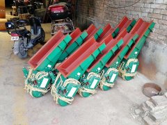 現(xiàn)貨供應(yīng)各種型號電磁振動(dòng)給料機(jī)、GZ電磁給料機(jī)、礦用電磁振動(dòng)給
